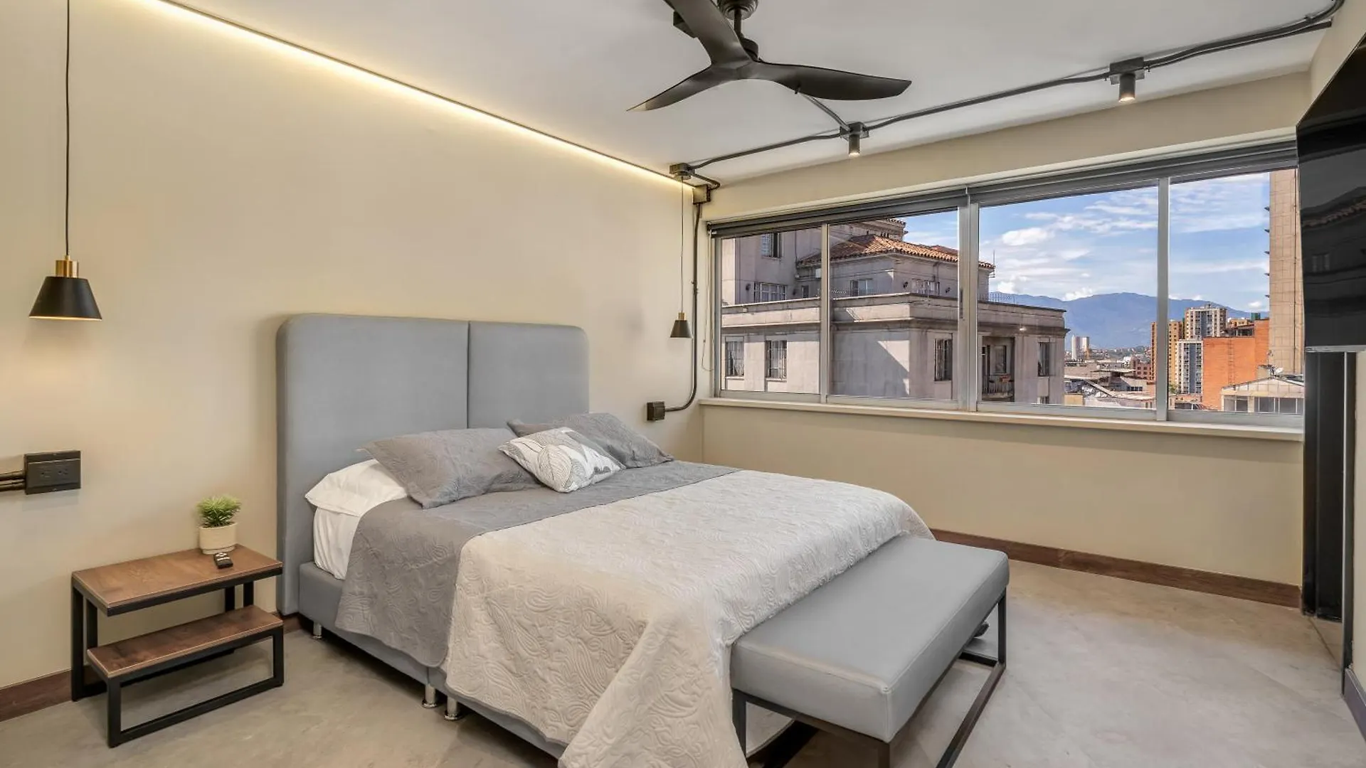 Nutibara Express By Housy Host Hotel Medellin